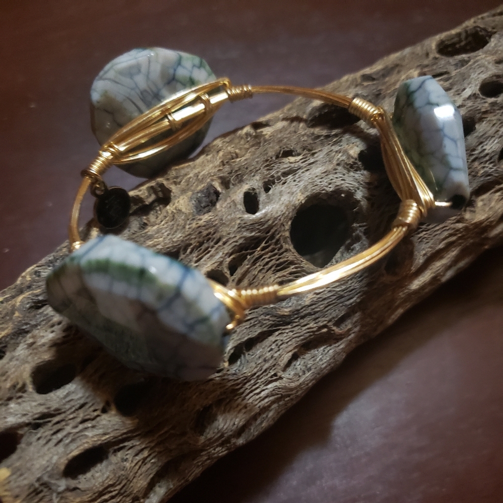 Elegant Green and Gold Wire HBB Bracelet